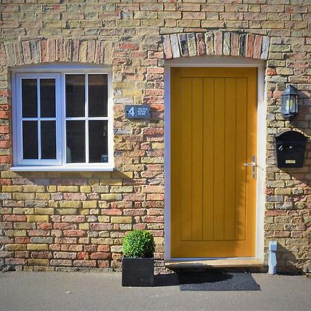 The Old Bottle Store - 2 Double Bedrooms, 2 Bathrooms, St Ives, Cambridgeshire Σεντ Άιβς Εξωτερικό φωτογραφία